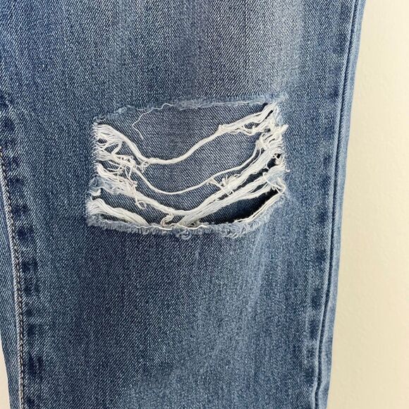 D. Jeans Contemporary | Distressed High-Rise Straight Leg Jeans | Size 6 - Picture 5 of 10
